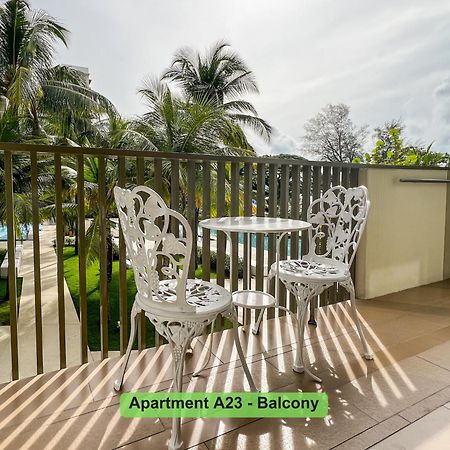 By The Sea- Pool And Sea View Apartment บาตูเฟอริงกี ภายนอก รูปภาพ