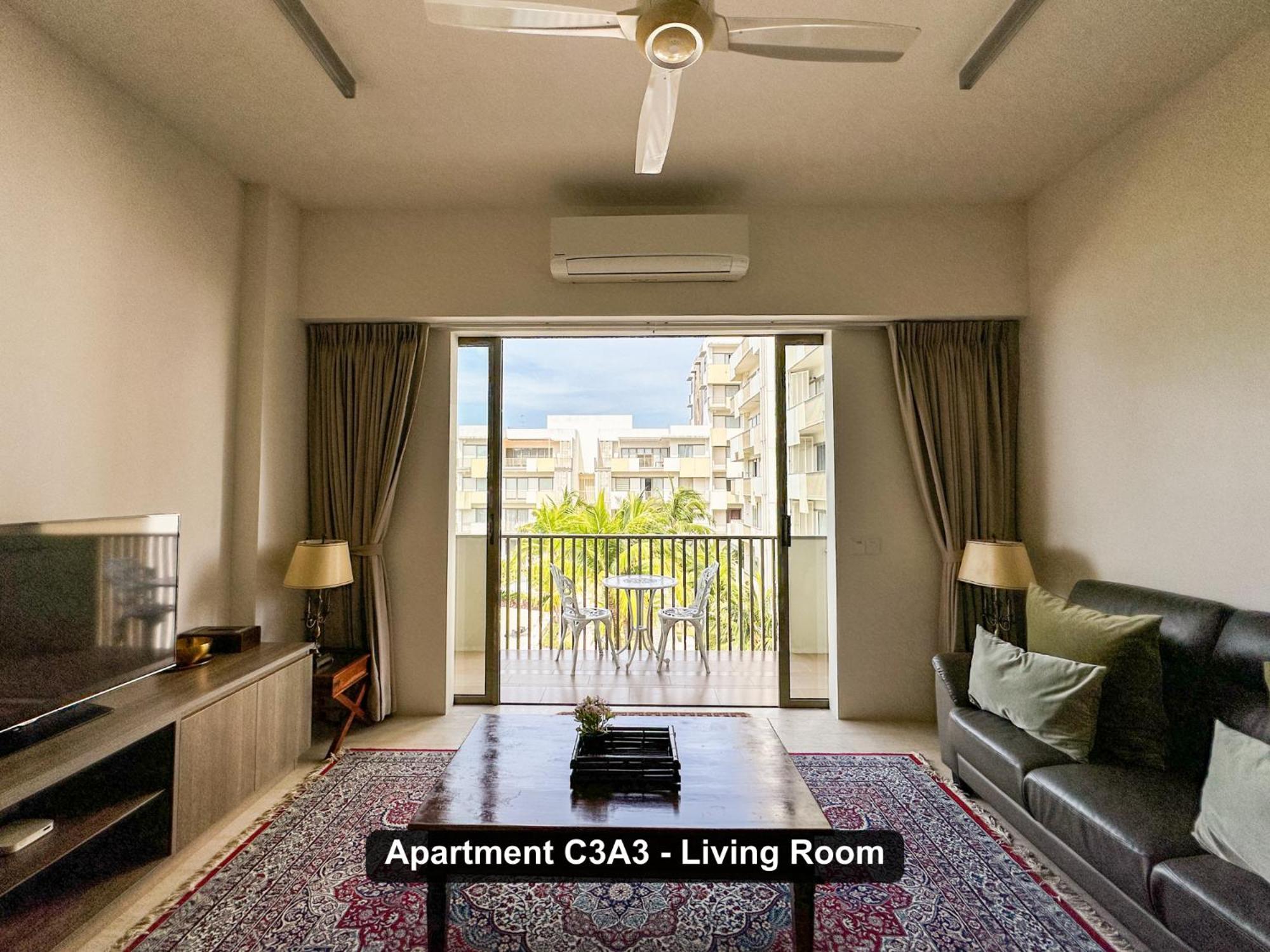 By The Sea- Pool And Sea View Apartment บาตูเฟอริงกี ภายนอก รูปภาพ