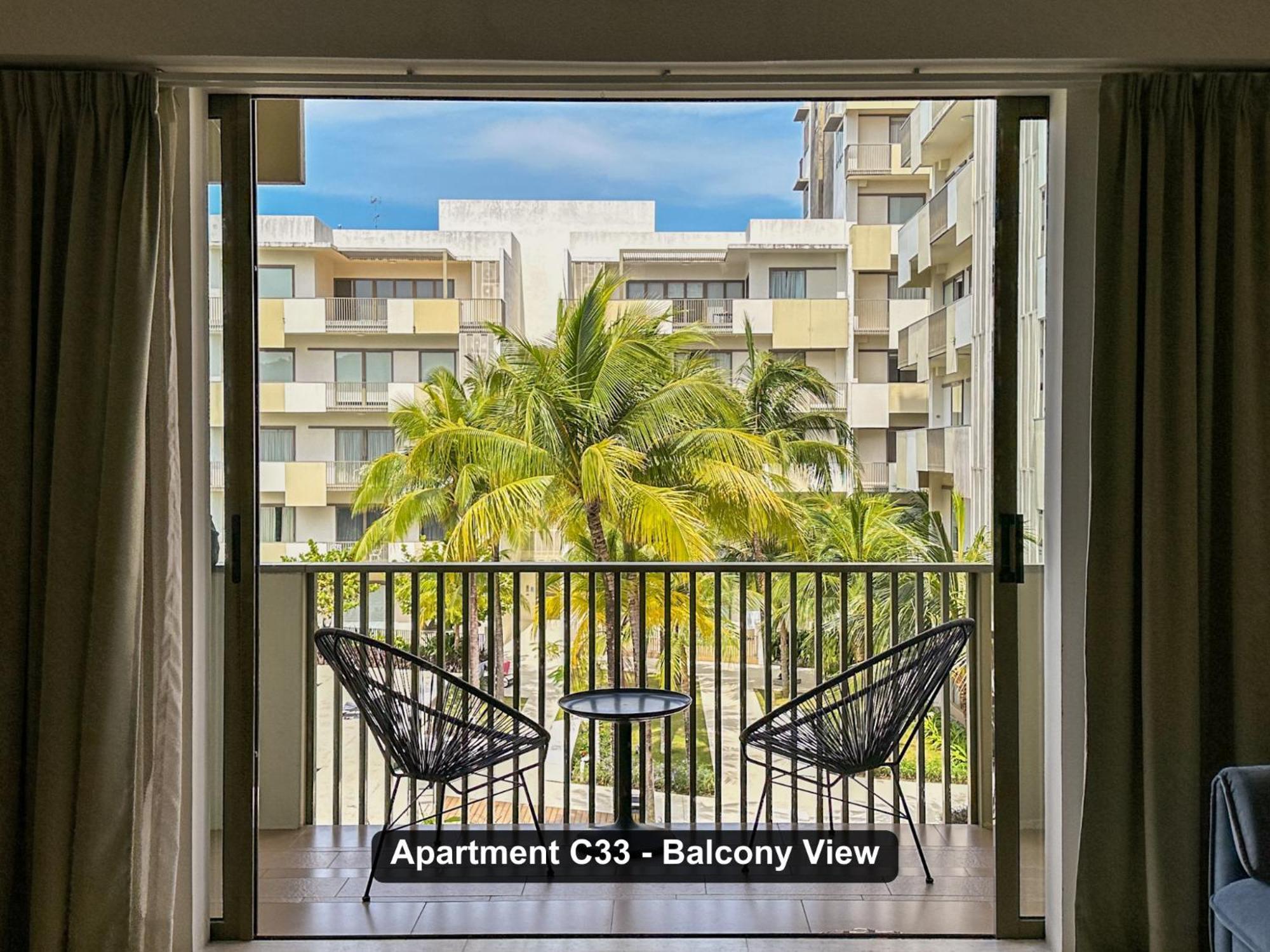 By The Sea- Pool And Sea View Apartment บาตูเฟอริงกี ภายนอก รูปภาพ