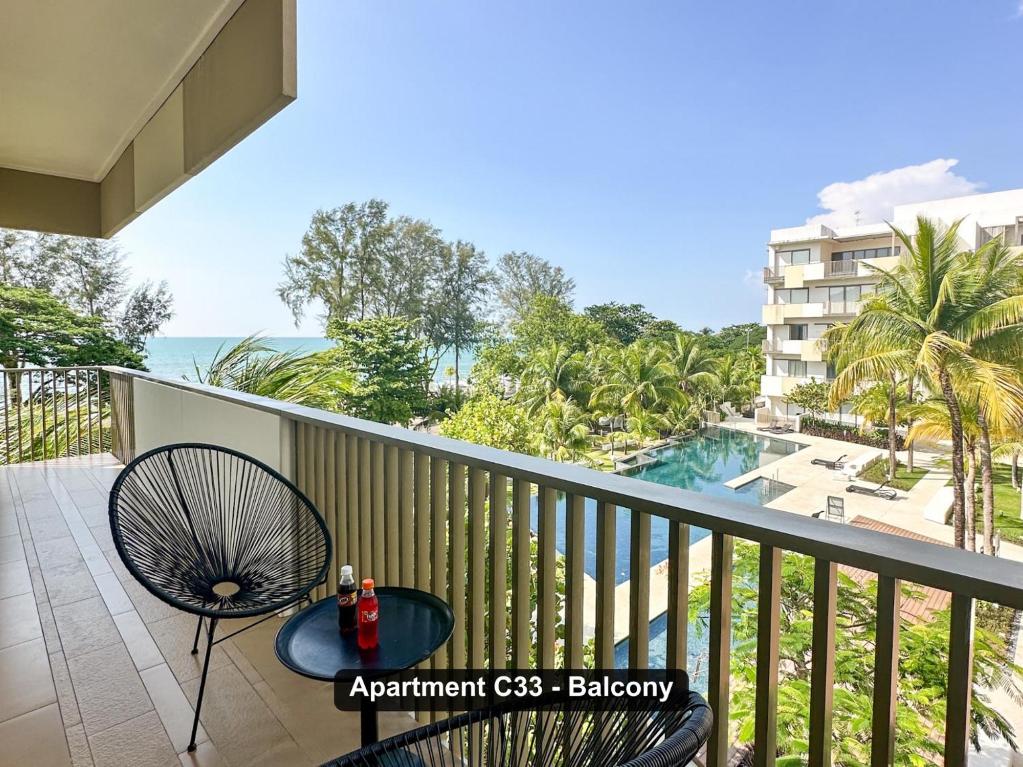 By The Sea- Pool And Sea View Apartment บาตูเฟอริงกี ภายนอก รูปภาพ